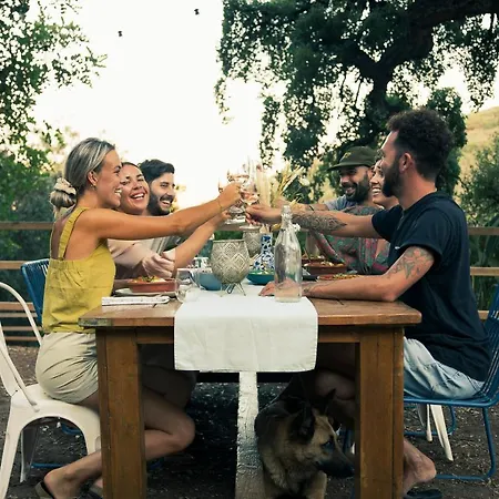 Хостел All Inclusive Luxurious Coliving La Kookaburra