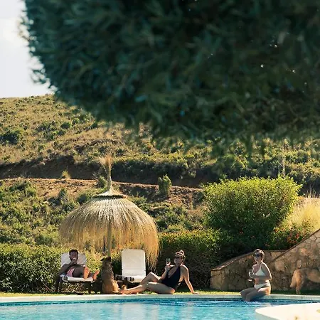 All Inclusive Luxurious Coliving La Kookaburra Хостел *