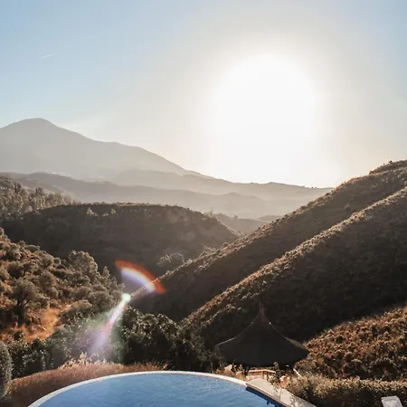 All Inclusive Luxurious Coliving La Kookaburra Хостел