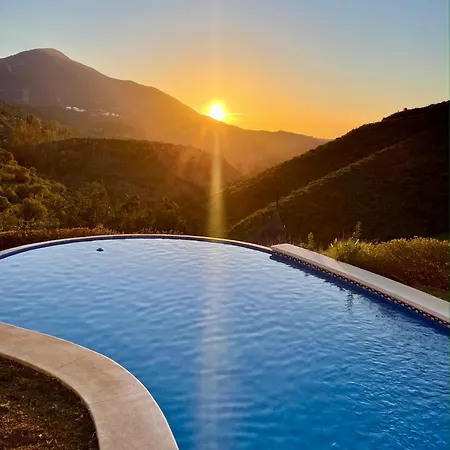 All Inclusive Luxurious Coliving La Kookaburra