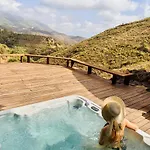All Inclusive Luxurious Coliving La Kookaburra Hostel *