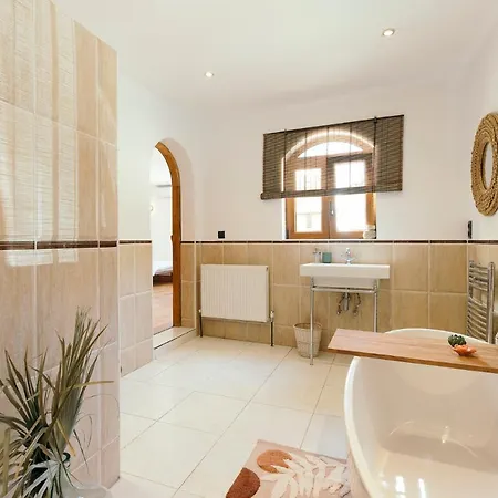 All Inclusive Luxurious Coliving La Kookaburra 旅馆 Coín