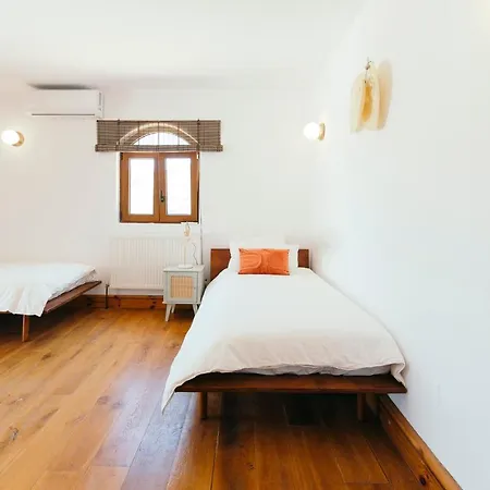 All Inclusive Luxurious Coliving La Kookaburra Hostel *
